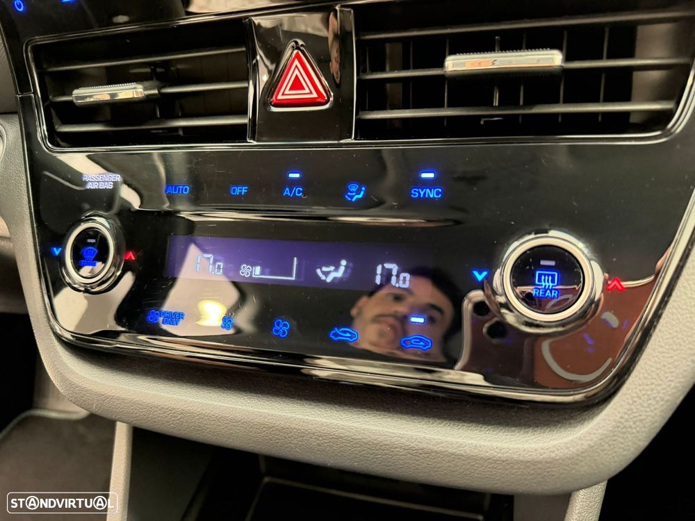 Hyundai Ioniq 1.6 GDI PHEV Tech - 17