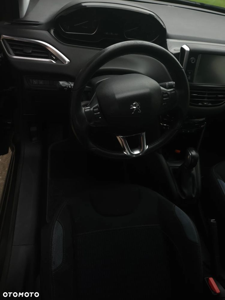 Peugeot 208 1.2 VTi Allure - 18