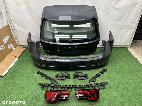SKODA OCTAVIA IV KOMBI TYŁ KOMPLETNY 2019 R LF7Y