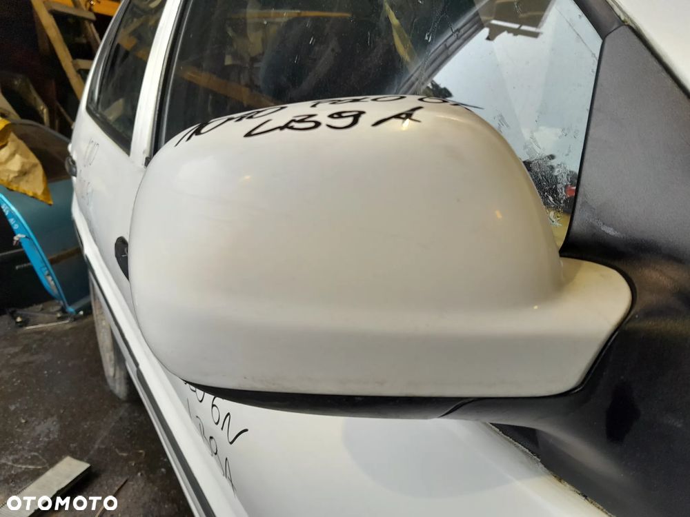 VW POLO 6N LUSTERKO PRAWE PRZEDNIE PRAWY PRZÓD KOLOR: LB9A - 2