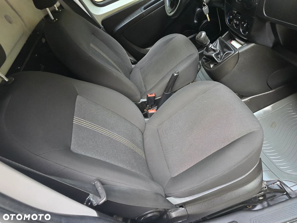 Fiat Fiorino Kombi 1.4 8V Base - 12