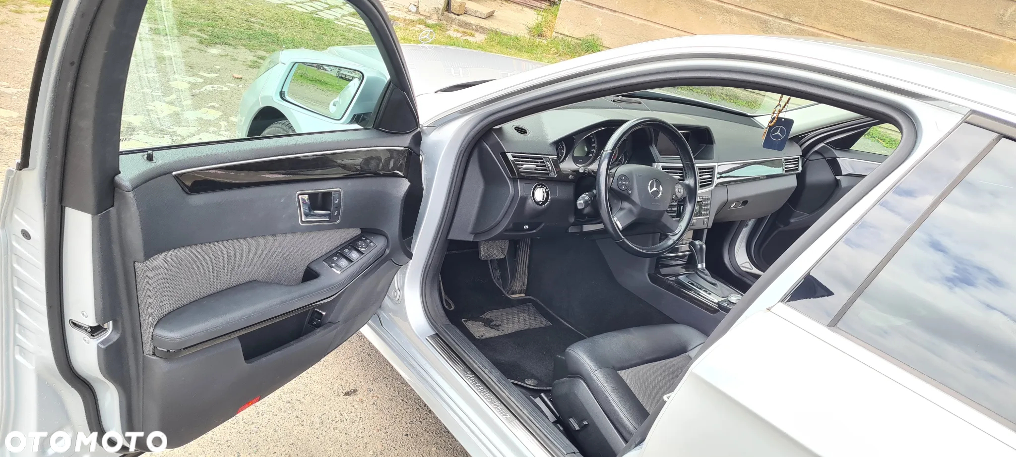 Mercedes-Benz Klasa E 250 T CGI BlueEFFICIENCY Automatik Avantgarde - 14