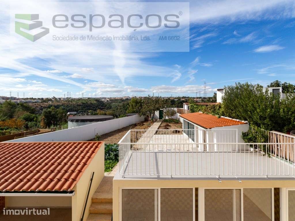 Moradia T7 com Terreno de Cultivo, 2 Garagens e Vista desafogada, B... - Grande imagem: 2/59