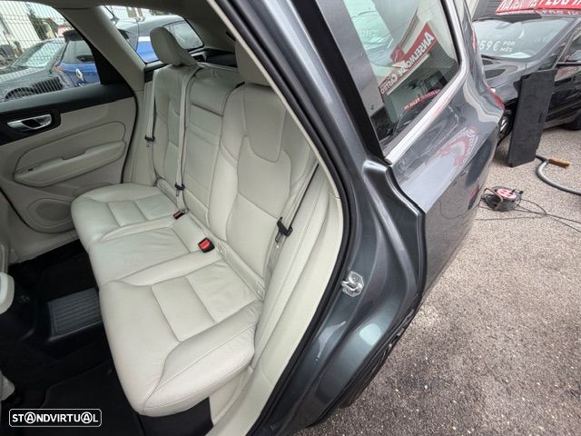 Volvo XC 60 2.0 T6 PHEV Inscription AWD - 16