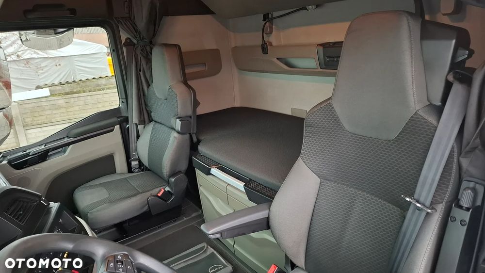 MAN TGX 18.470 / ZESTAW TANDEM / PRZEJAZDOWY / 3 OSIE / PO KONTRAKCIE / SALON PL - 31