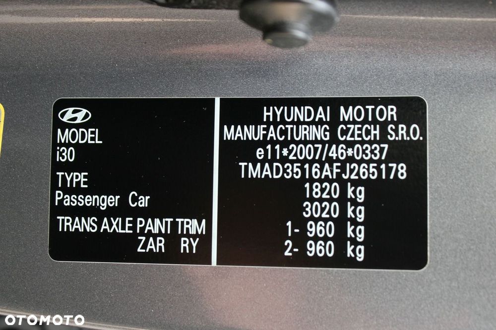 Hyundai i30 blue 1.4 Passion - 14