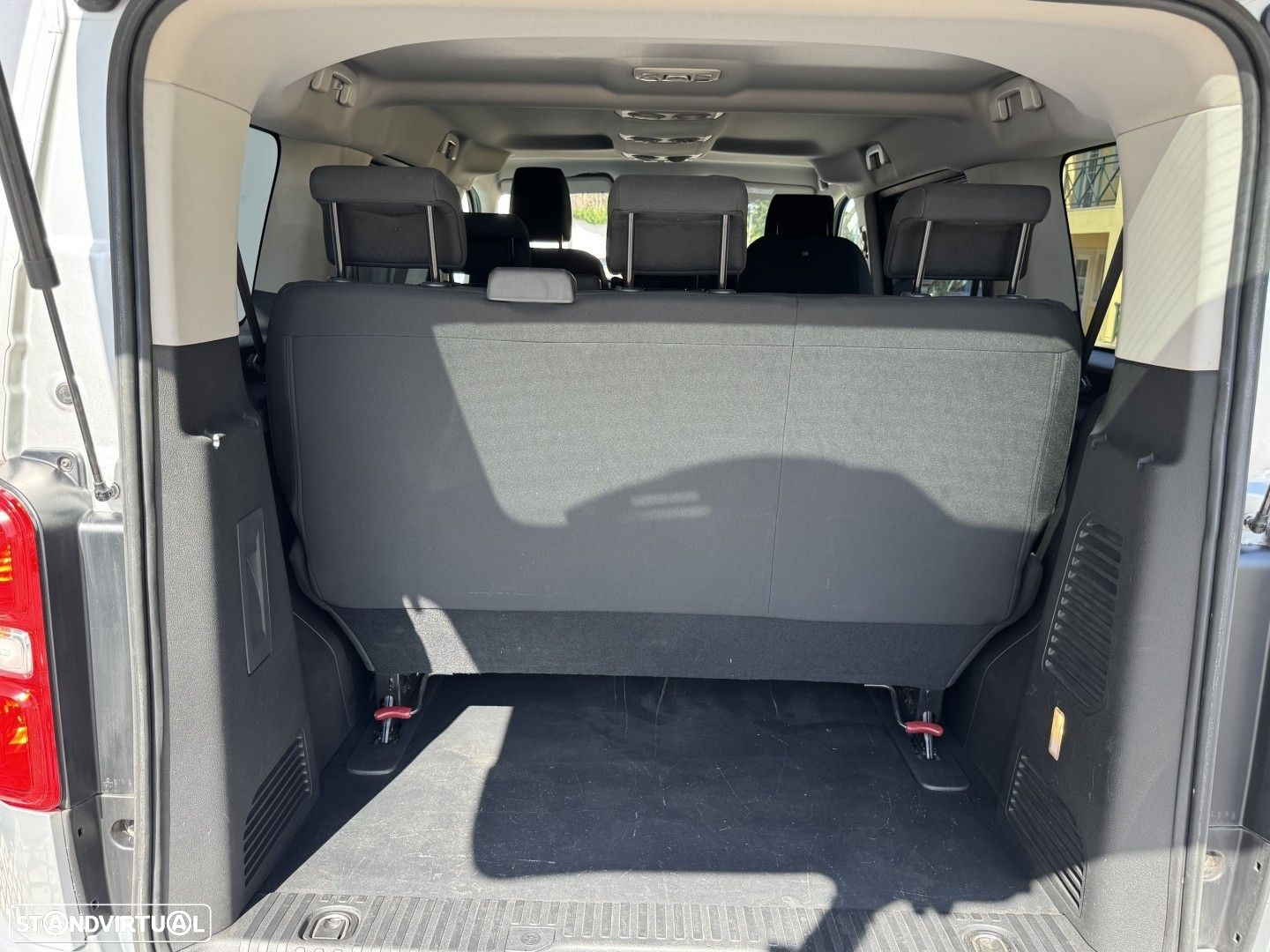 Peugeot Traveller 1.6 BlueHDi L2H1 Allure Standard - 23