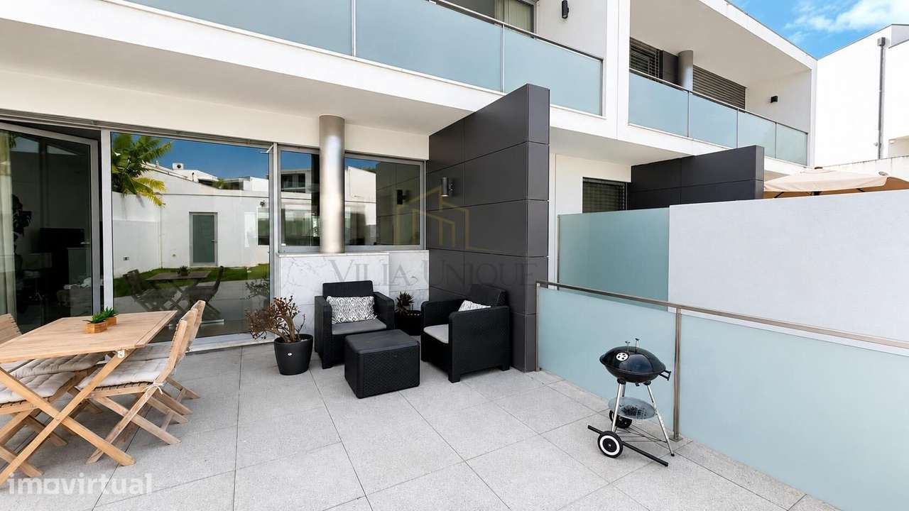 Moradia Geminada T3 com Suite, Jardim de Inverno, Garagem Fechada... - Grande imagem: 2/43