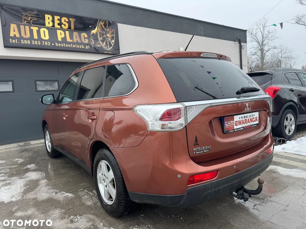 Mitsubishi Outlander ver-2-0-invite-plus-2wd - 3