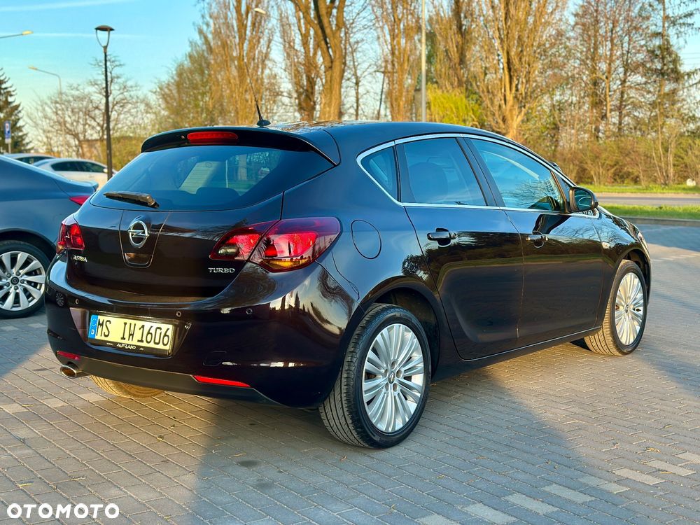 Opel Astra 1.4 Turbo Color Edition - 11