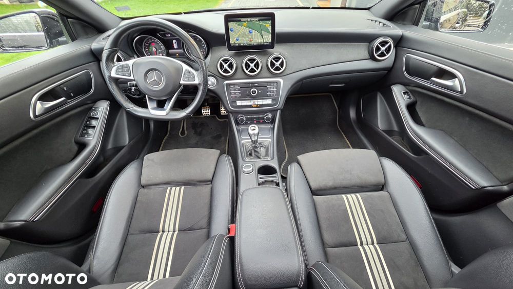 Mercedes-Benz CLA 180 AMG Line - 5