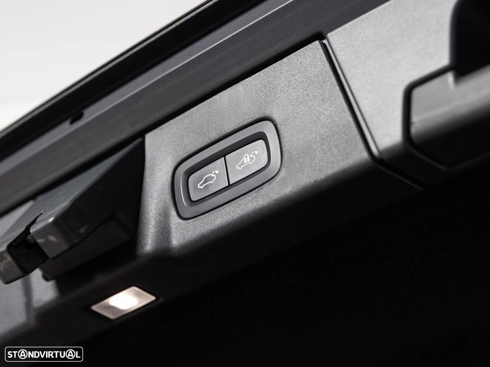 Volvo V90 2.0 D5 Momentum AWD Geartronic - 11