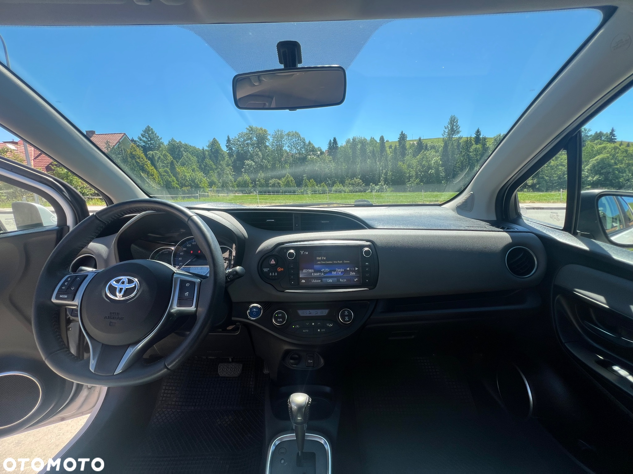 Toyota Yaris Hybrid 100 Selection Passion - 11