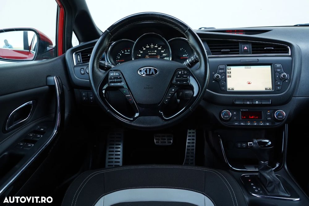 Kia Ceed - 13