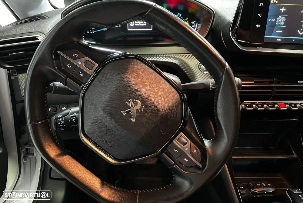 Peugeot e-208 - 42