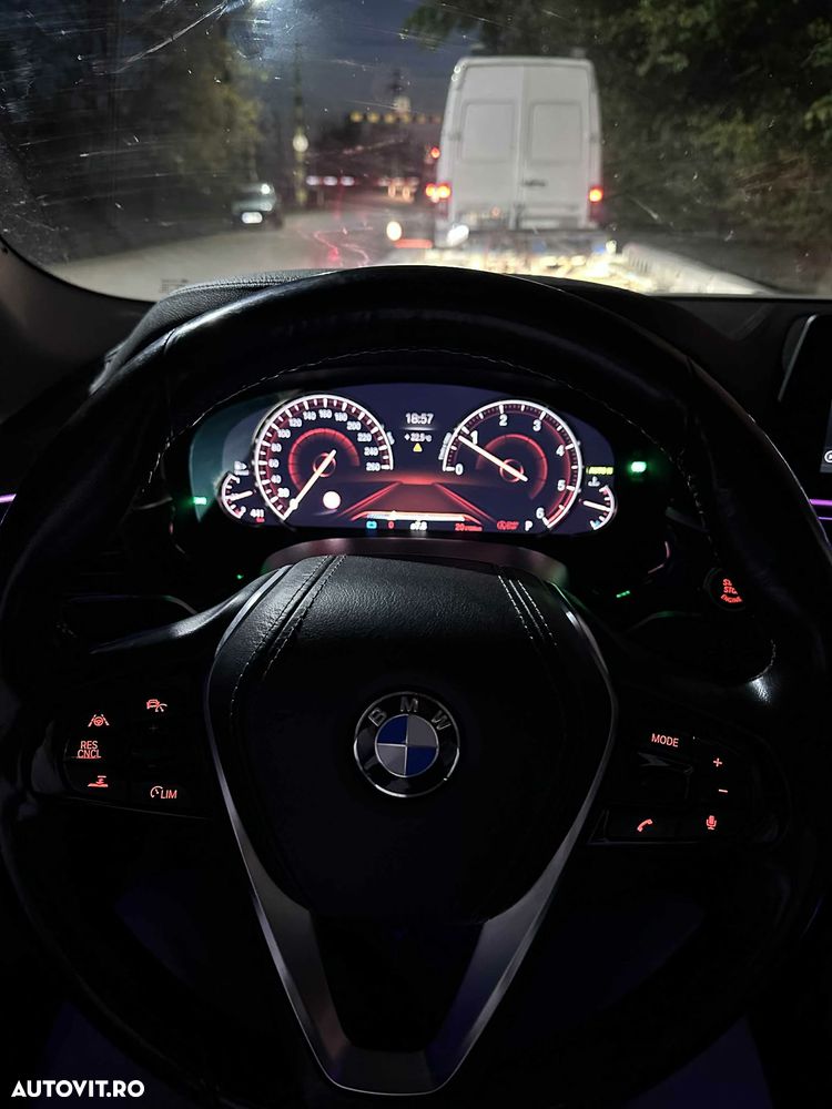 BMW Seria 5 520d xDrive AT - 4