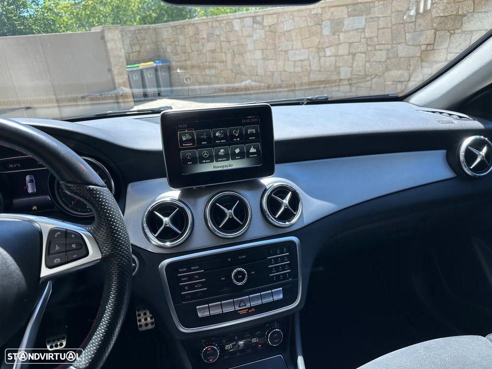 Mercedes-Benz CLA 180 d Shooting Brake AMG Line - 10