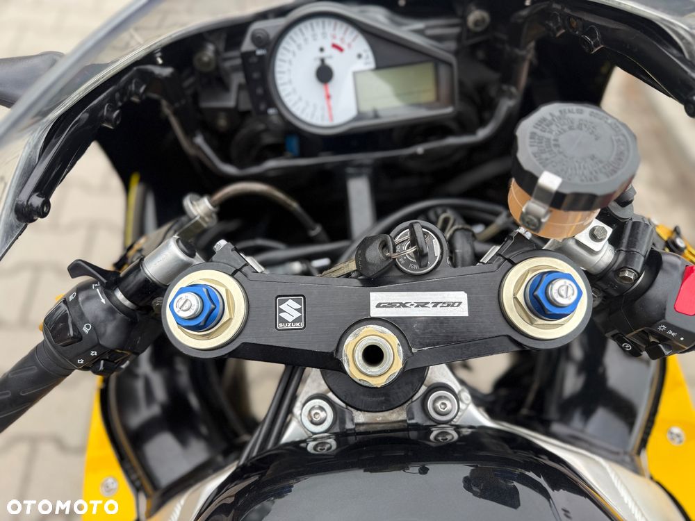 Suzuki GSX-R - 24