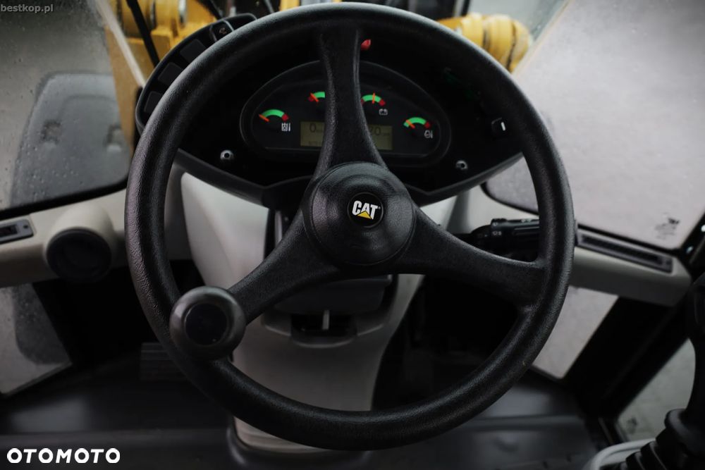 Caterpillar CAT 906M - 26