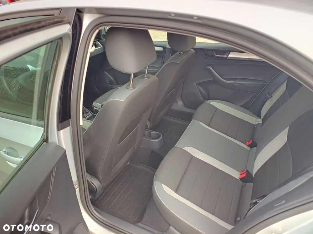 Skoda RAPID 1.0 TSI Ambition - 13