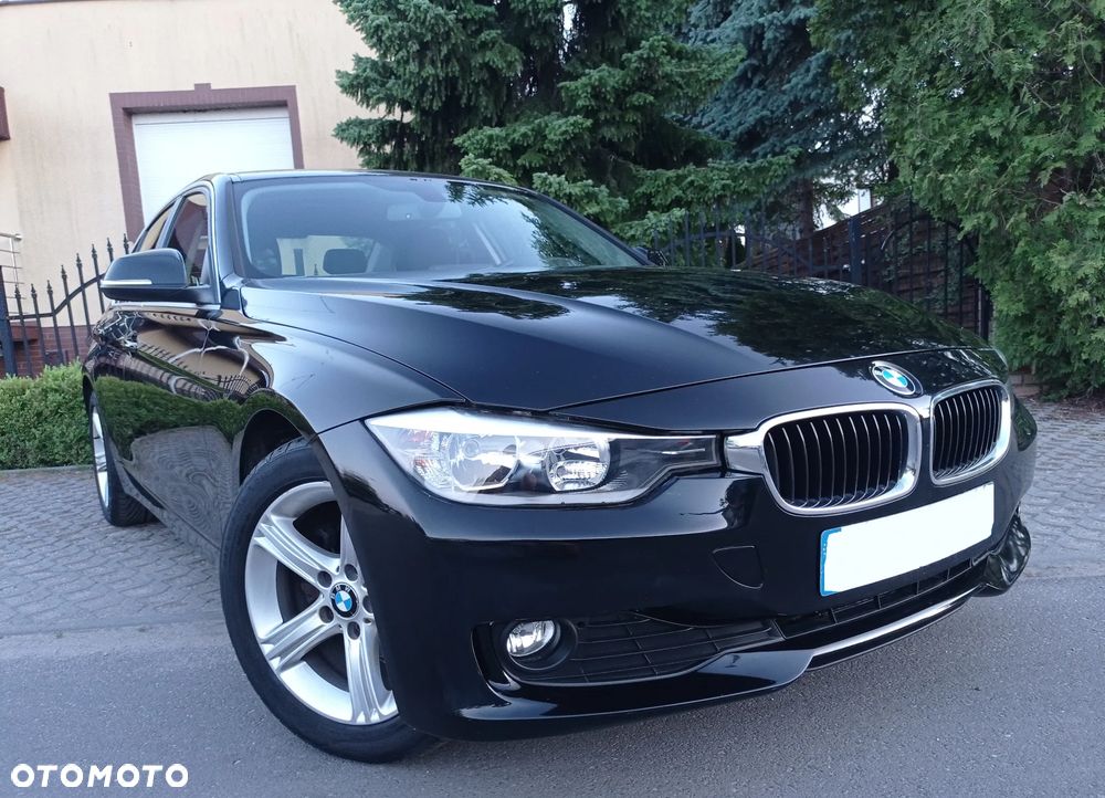 BMW Seria 3 318d DPF Edition Sport - 4
