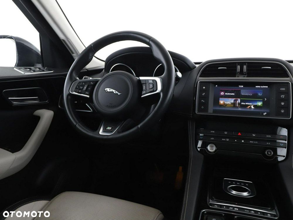 Jaguar F-Pace 2.0 i4D AWD R-Sport - 16