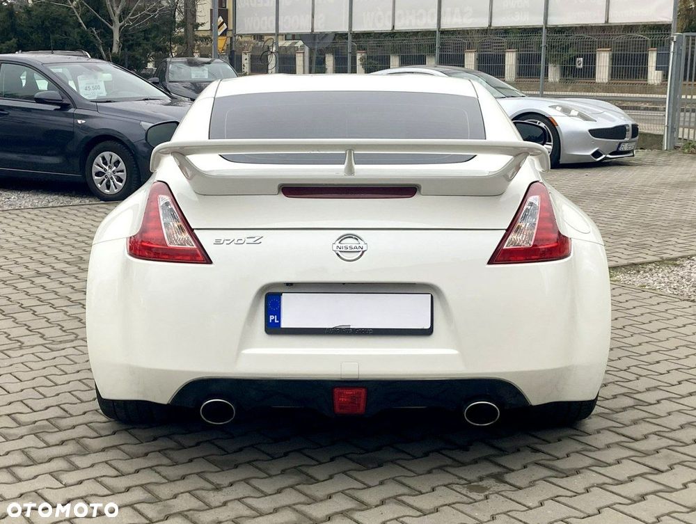 Nissan 370 Z - 9