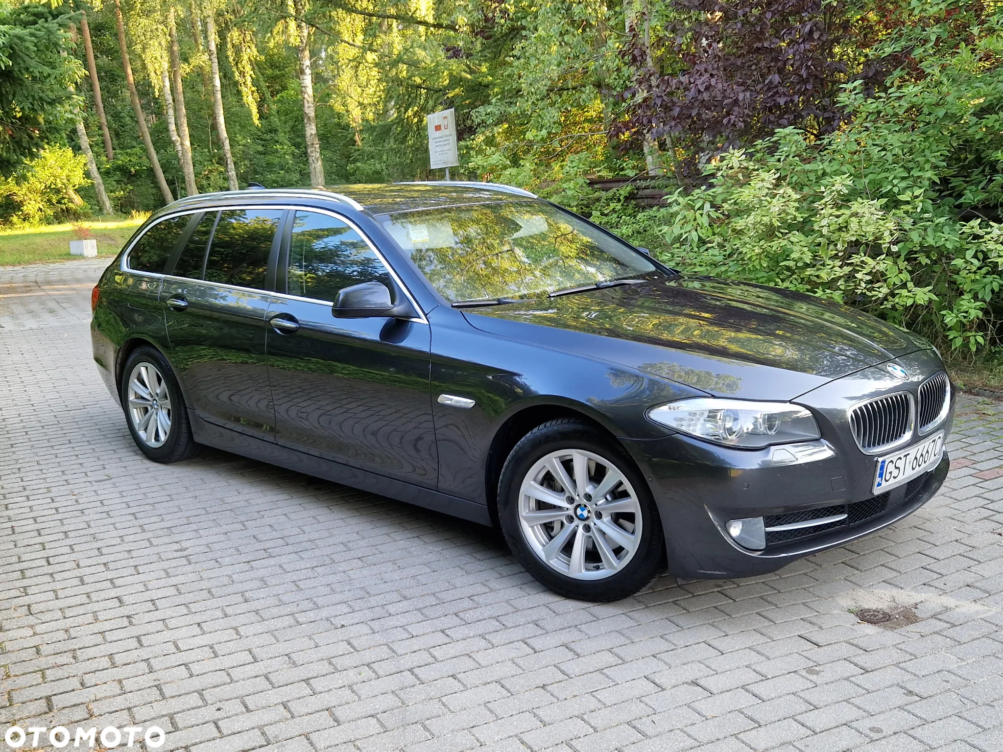 BMW Seria 5 525d xDrive - 9