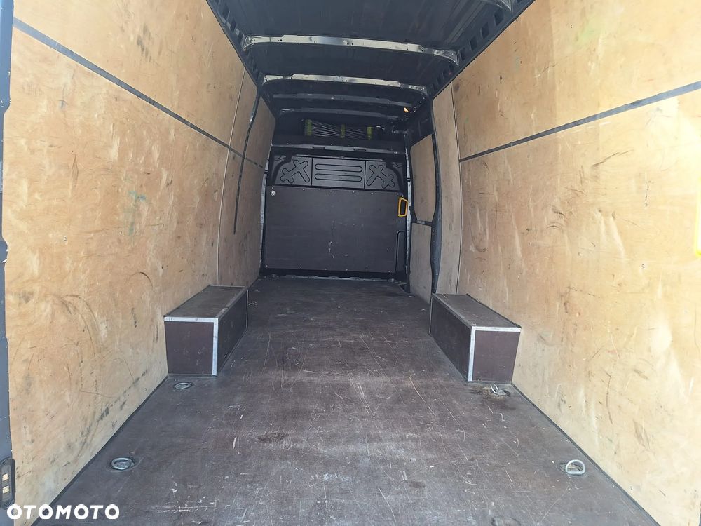 Iveco Daily 35S18 HiMatic furgon 16m blaszak automat FV23% MAXI - 19