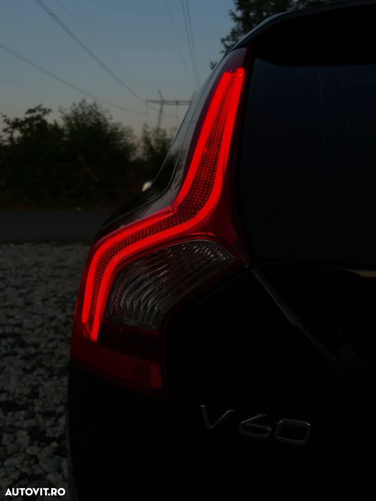 Volvo V60 D3 Geartronic R-Design - 11
