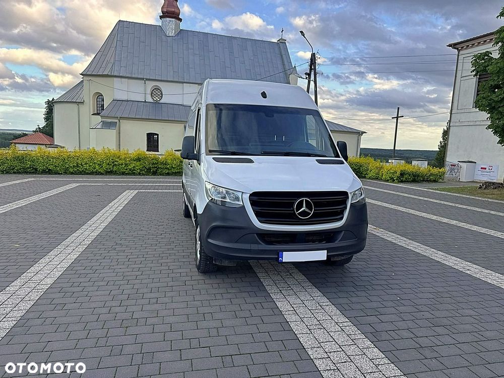 Mercedes-Benz Sprinter - 13