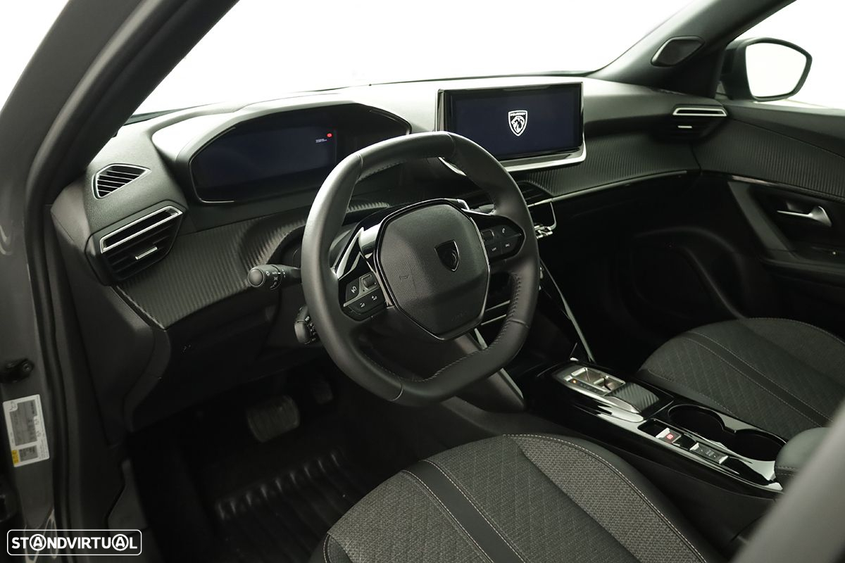 Peugeot 2008 1.2 PureTech Allure EAT8 - 7