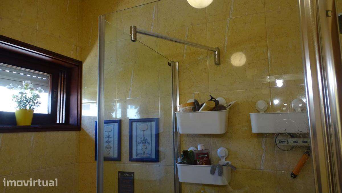 Quarto - localizado em Valongo Porto - Grande imagem: 4/18