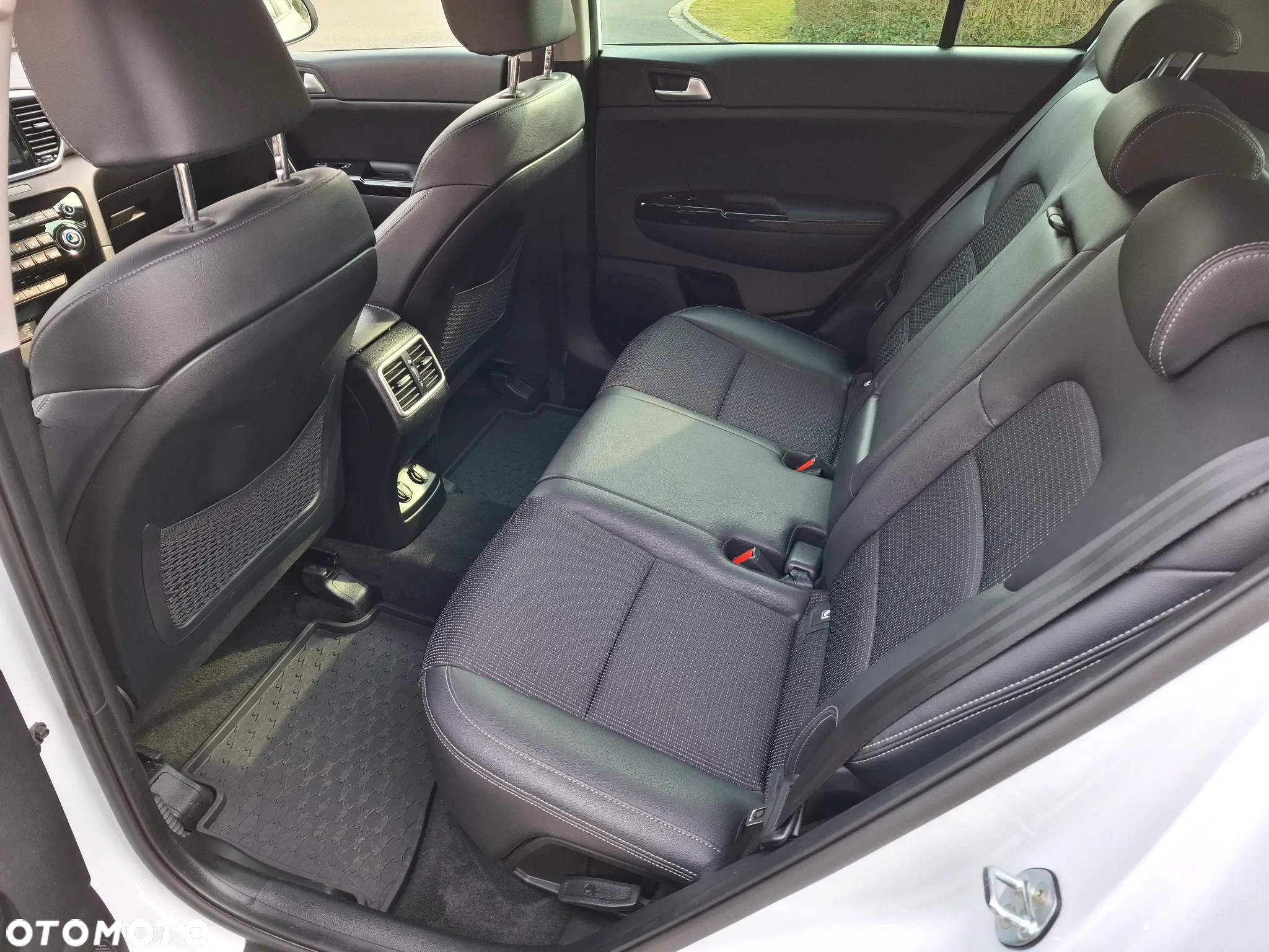 Kia Sportage 1.6 T-GDI Black Edition 2WD - 26