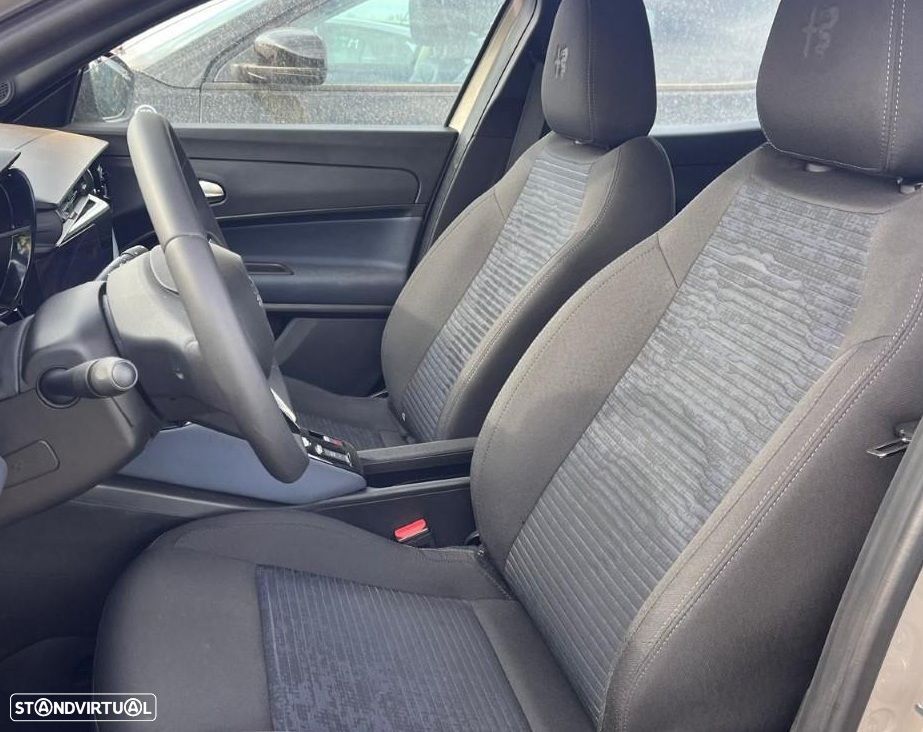 Alfa Romeo Junior Elletrica 50 kWh - 4