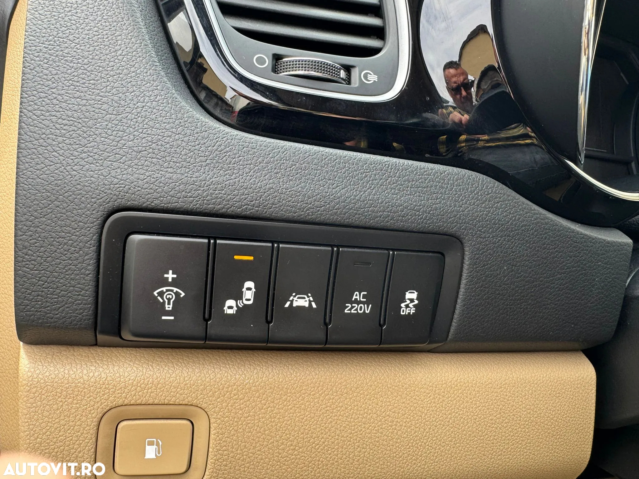 Kia Carnival - 11