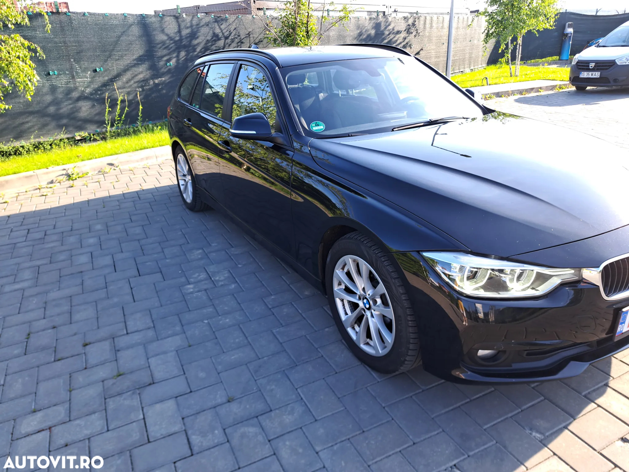 BMW Seria 3 320d Touring Aut. Luxury Line - 4