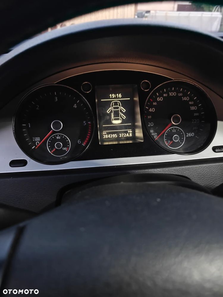 Volkswagen Passat 2.0 TDI Comfortline - 10