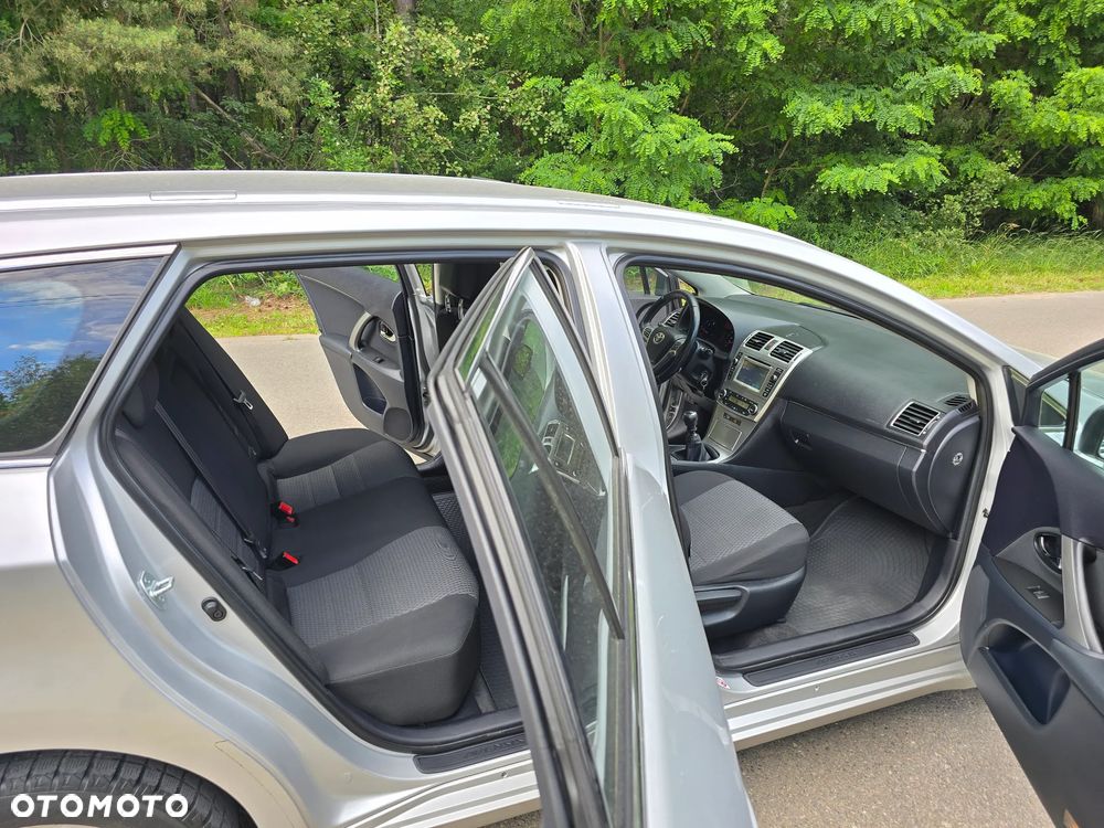 Toyota Avensis 2.0 D-4D Premium - 20