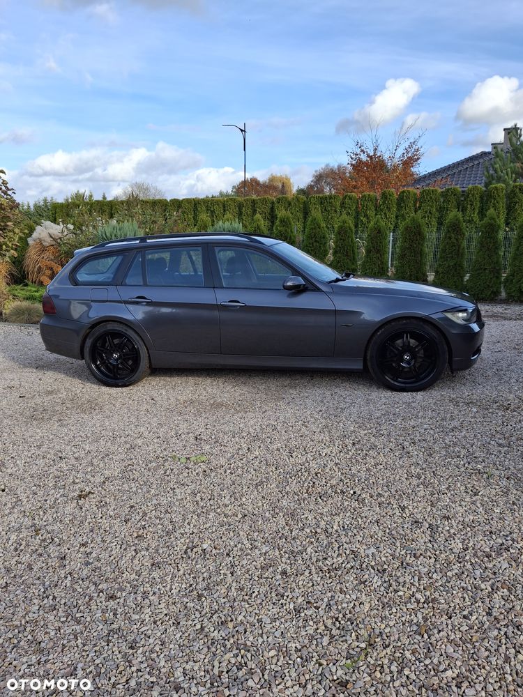 BMW Seria 3 318d - 5