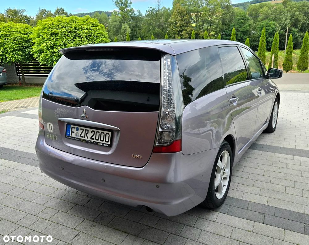 Mitsubishi Grandis 2.0 DI-D 6-Sitzer Intense - 7