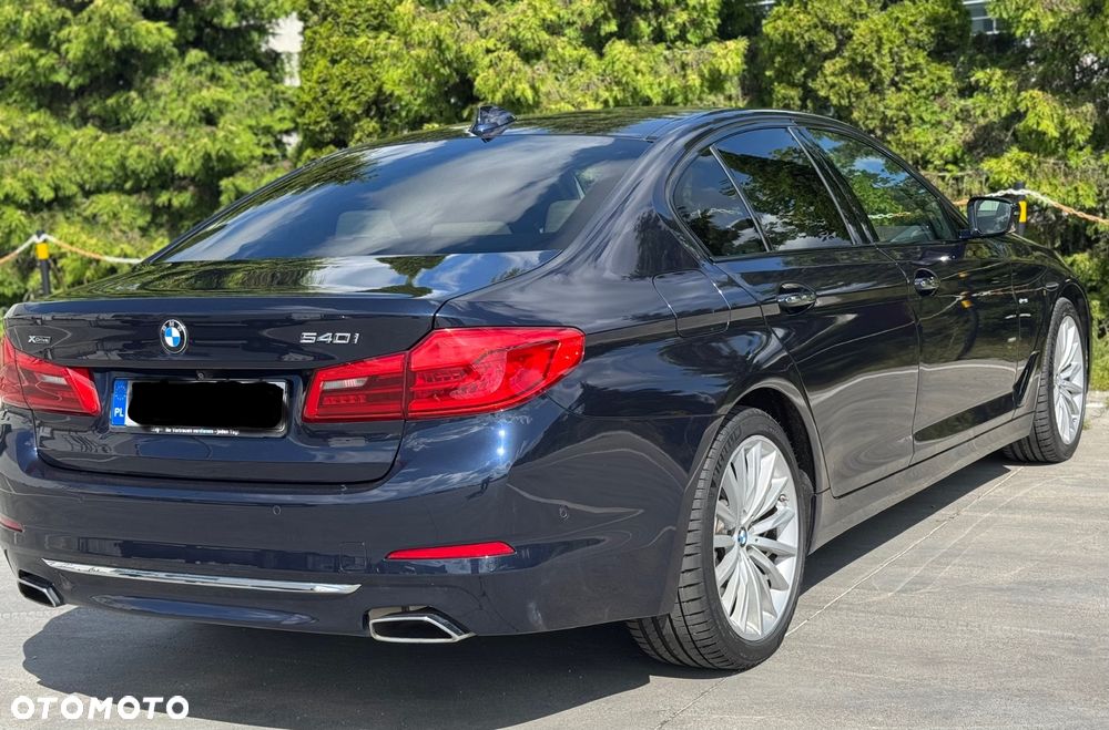 BMW Seria 5 540i Luxury Line sport - 8