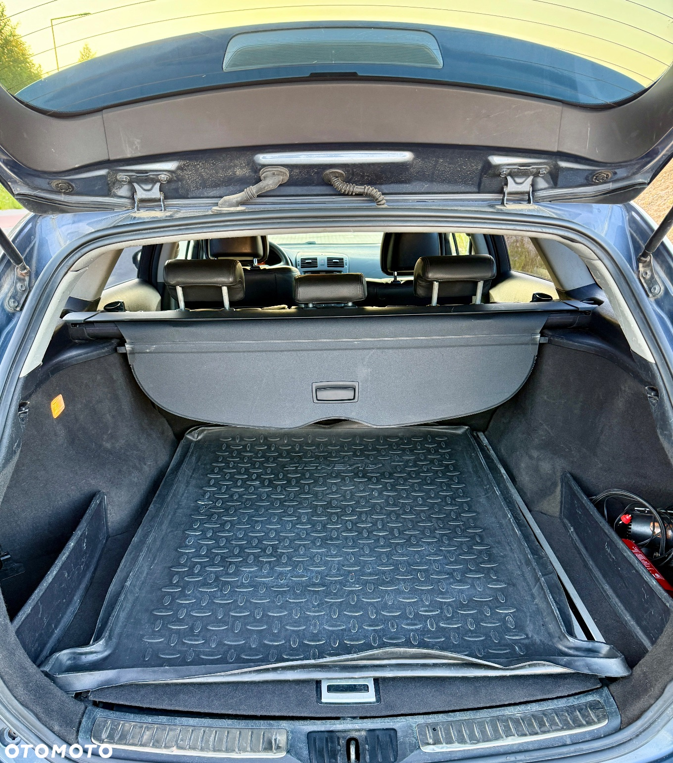 Toyota Avensis 2.0 D-4D Combi Travel - 9