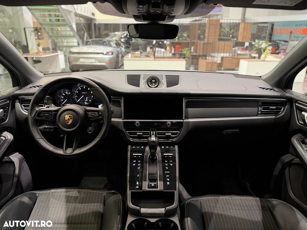 Porsche Macan T - 29
