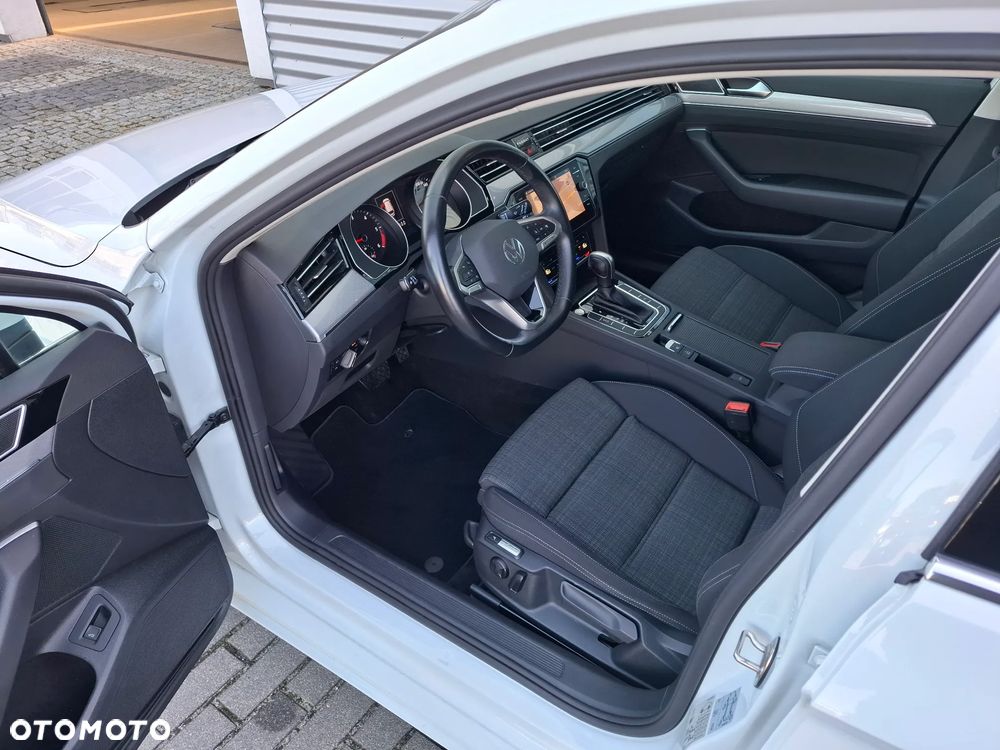 Volkswagen Passat Variant 2.0 TDI SCR DSG Business - 14