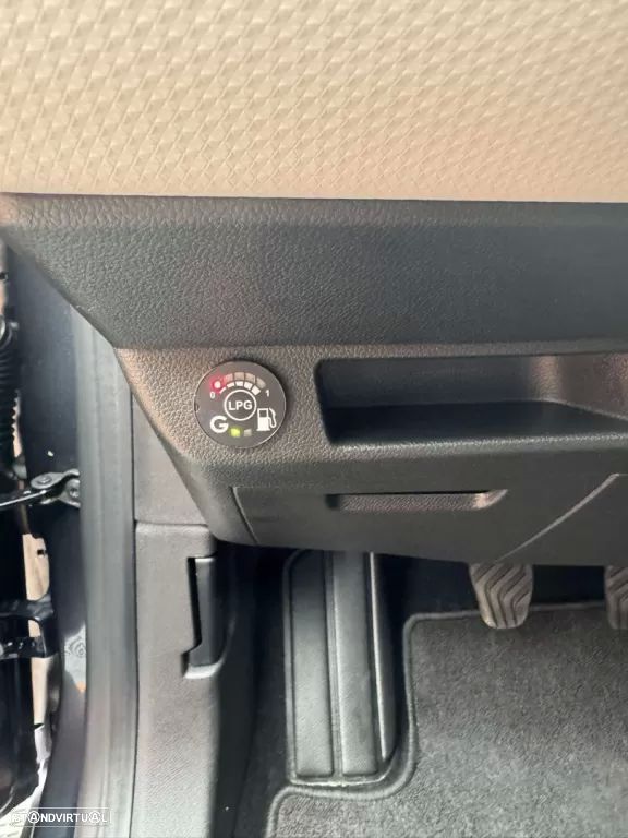 Renault Clio - 16
