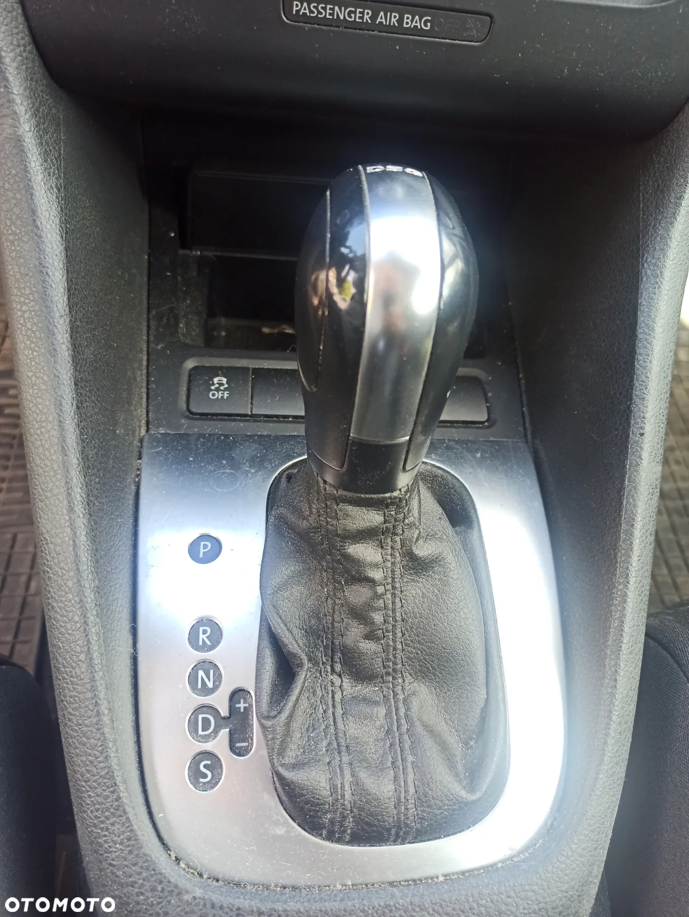 Volkswagen Golf VI 1.6 TDI Comfortline DSG - 14