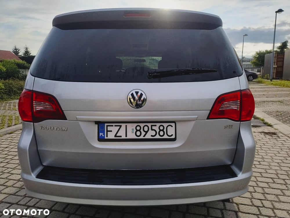 Volkswagen Routan - 4