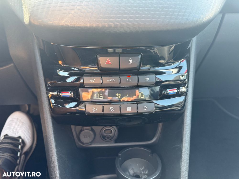 Peugeot 2008 1.2 PureTech Turbo EAT6 S&S Allure - 30