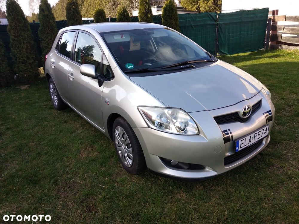 Toyota Auris 2.0 D-4D - 1
